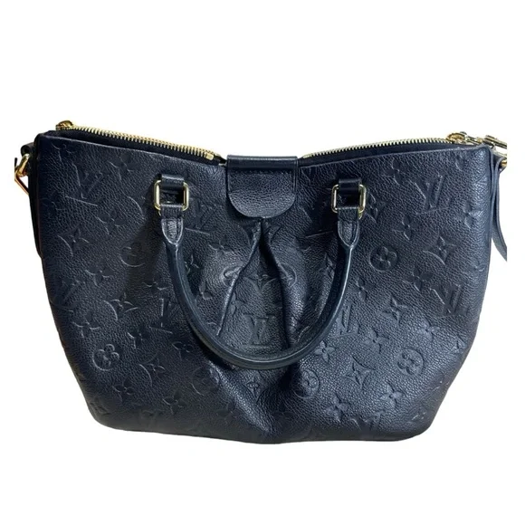 Louis Vuitton Black Shoulder Bag - Picture 13 of 13